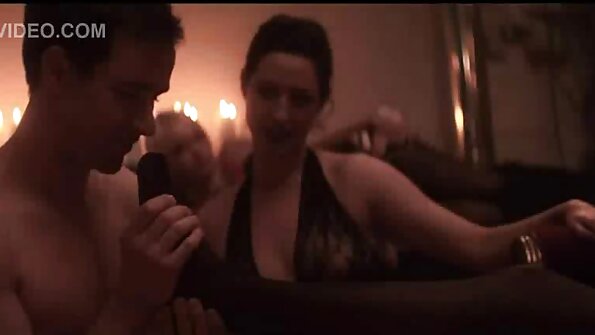 Vruća Abigail Mac radi film erotik sex ASMR pornografiju s darovitim tipom