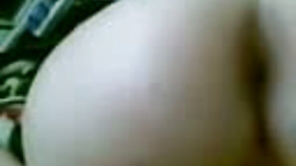 Crni pastuh tetoviranog tijela film seks mama jebe bijelu macu u spavaćoj sobi