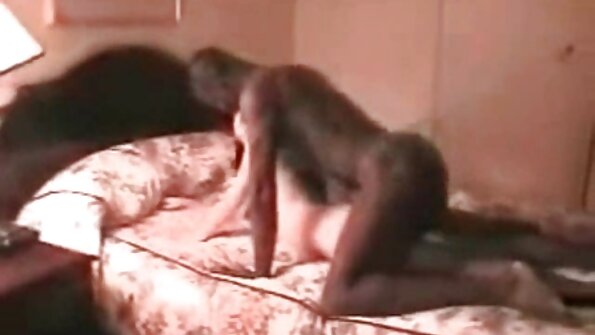 Dvije cure željne seksa prave trojac u teretani porno film youtube
