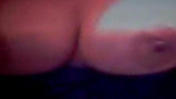 Muškarac mami naivnu curu u svoj stan porno film youtube i prodire u čvrstu macu