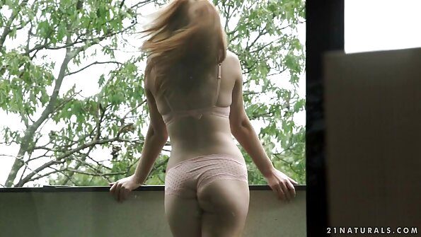 Nimfokinja koja voli jebati macu je na sex film turk leđima